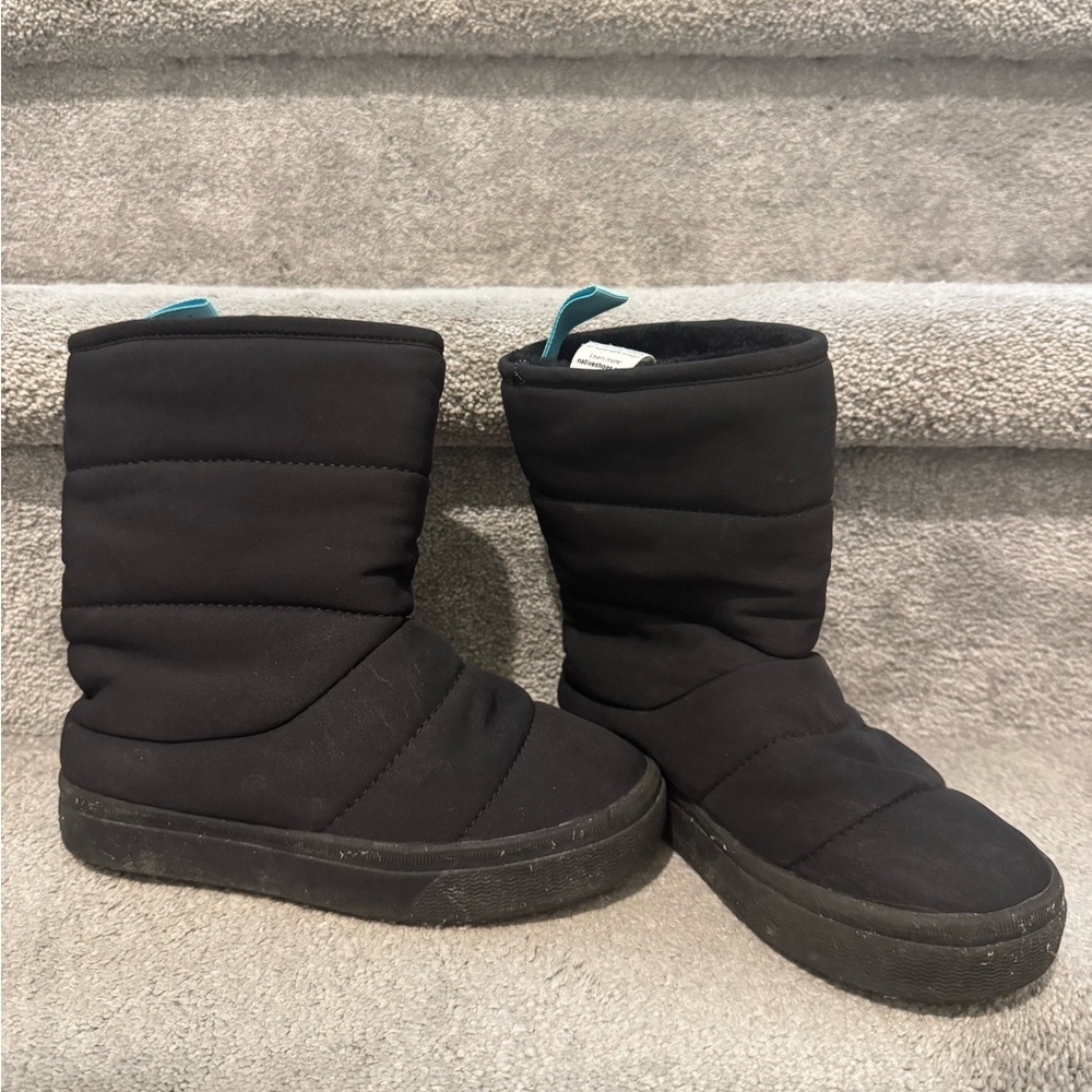 Native Black Fur-Lined Footwear